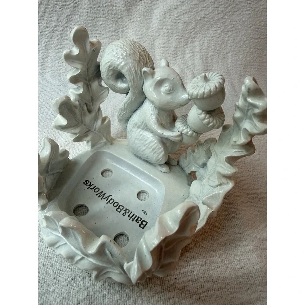 Bath & Body Works Squirrel Holding Acorn Cup Soap Holder White Bathroom 2022
